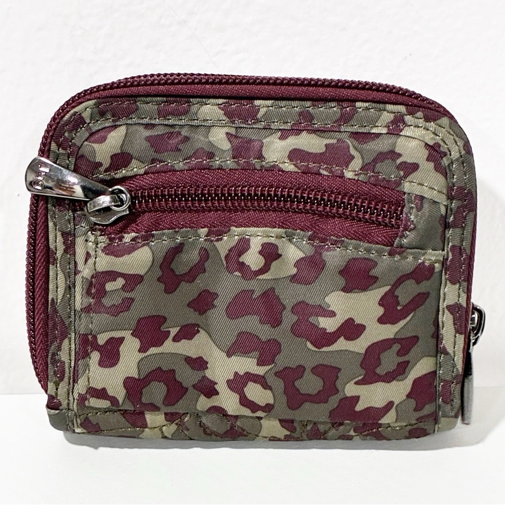 Lug Splits SE RFID Wallet in Leopard Berry Camouflage Nylon Full Zip - Picture 2 of 3